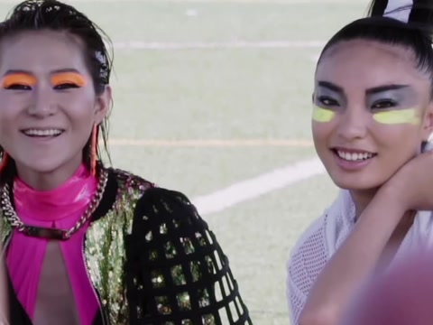 爱上超模#摇滚搭档@李雅雯_loren @jinx周. 来自爱上超模 - 微博