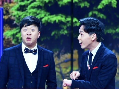 《2018央视春晚》董建春李丁相声《单车问答》